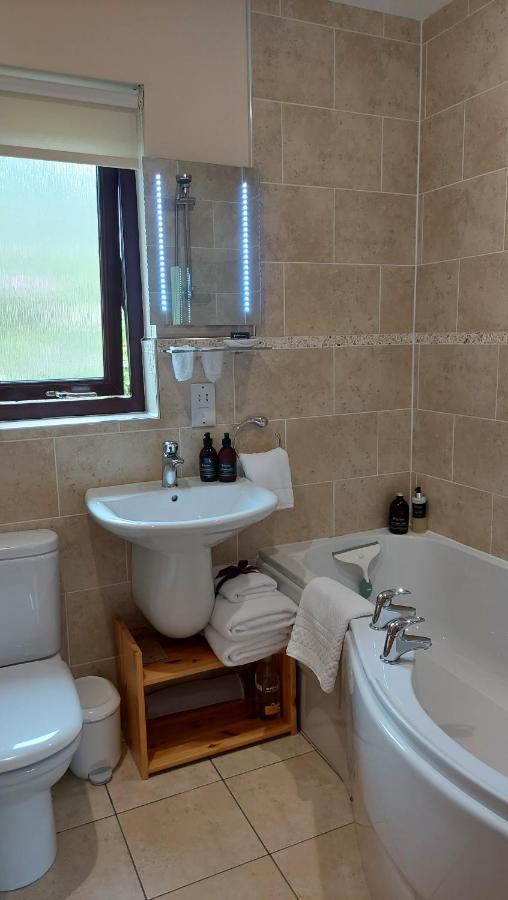 Roe Deer Cottage Near Glencoe Fort William Room photo